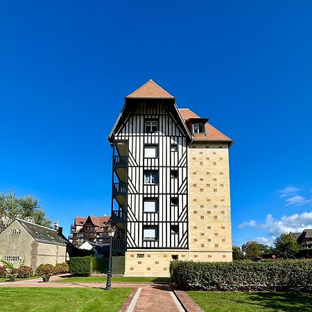 Studio En Rez De Jardin Deauville Centre Et Plage Eksteriør billede