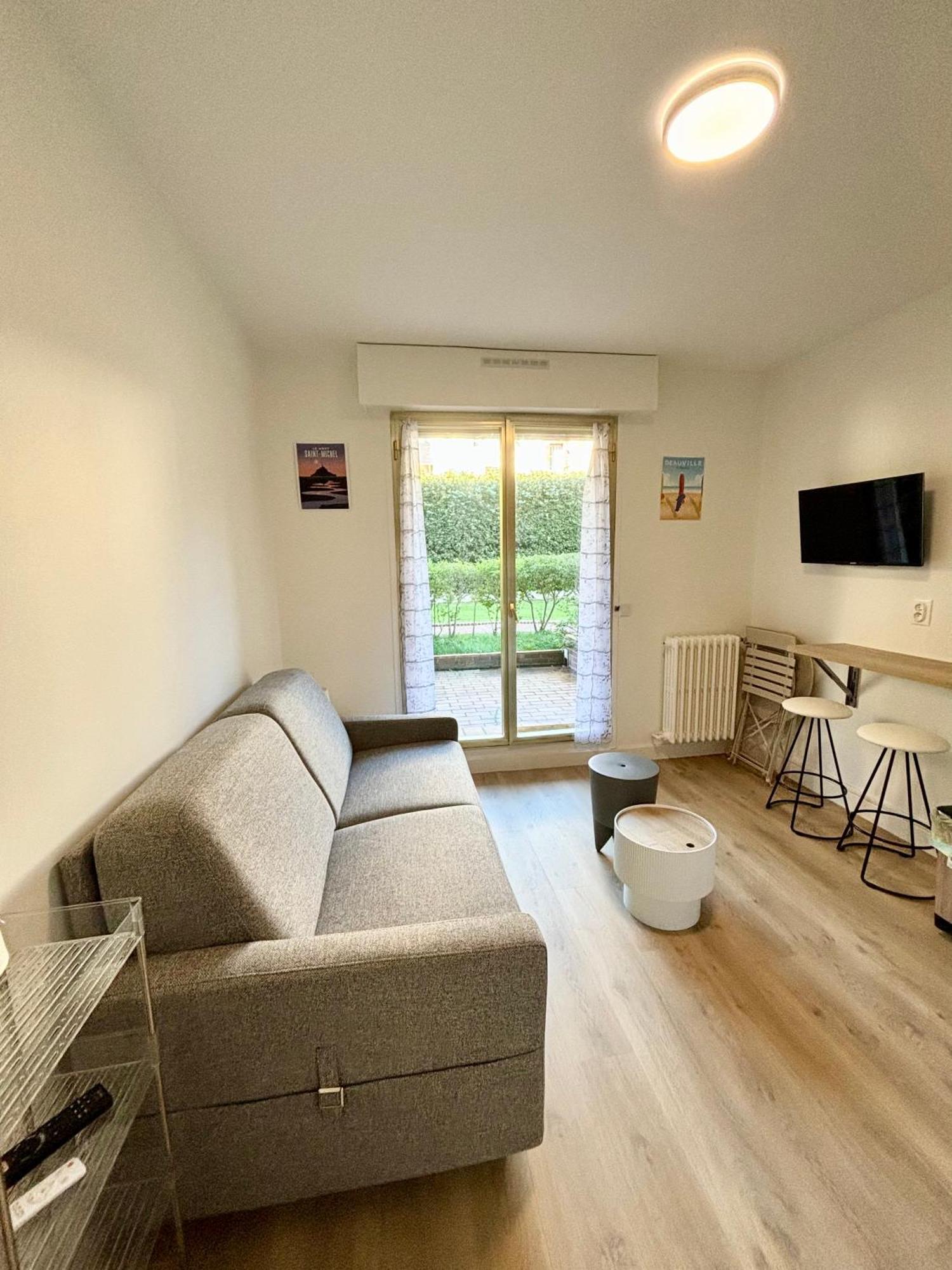 Studio En Rez De Jardin Deauville Centre Et Plage Eksteriør billede